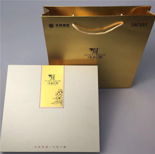 紅木五件套(紅木電源7200+8GU盤+筆+名片盒+鑰匙鏈）