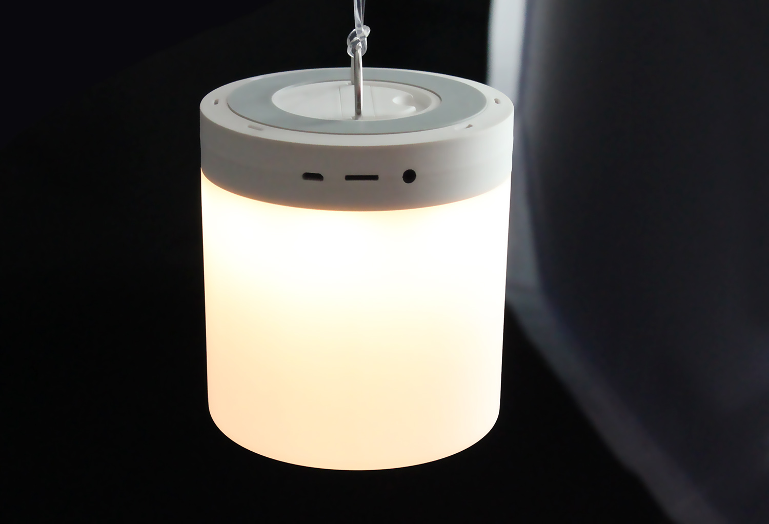 LV2015多功能創(chuàng)意無線藍牙音樂臺燈觸控音響